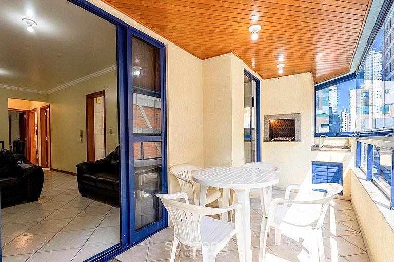 Apto em prédio c/ vista p/ Mar Meia Praia HDC0405