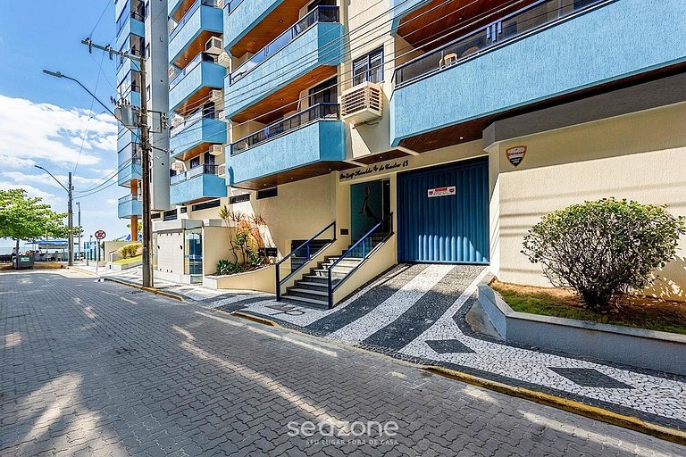 Apto em prédio c/ vista p/ Mar Meia Praia HDC0405