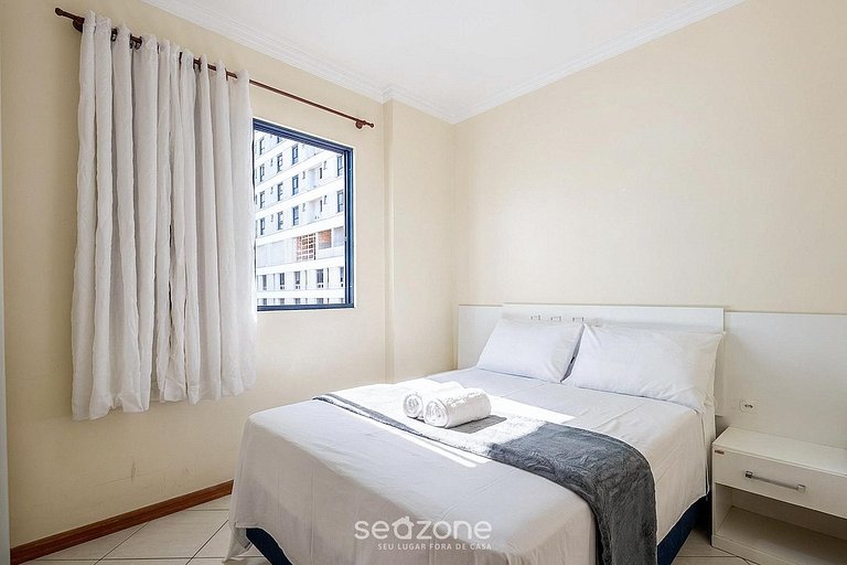 Apto em prédio c/ vista p/ Mar Meia Praia HDC0405