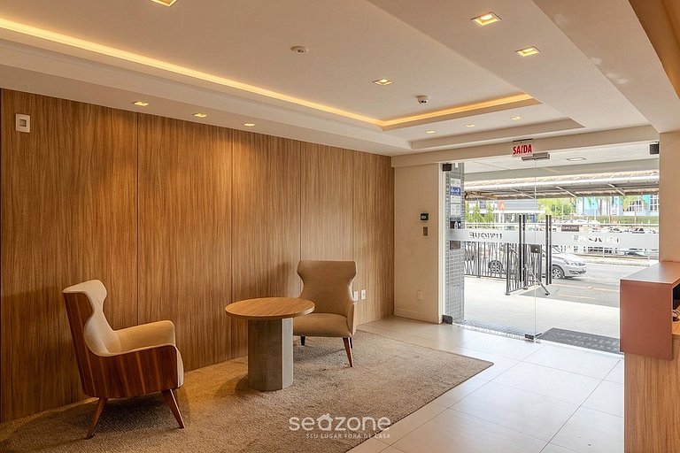 Apto em prédio no Centro de Blumenau UNE1105