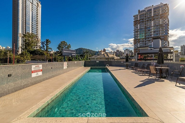 Apto en edificio en el Centro de Blumenau UNE1105