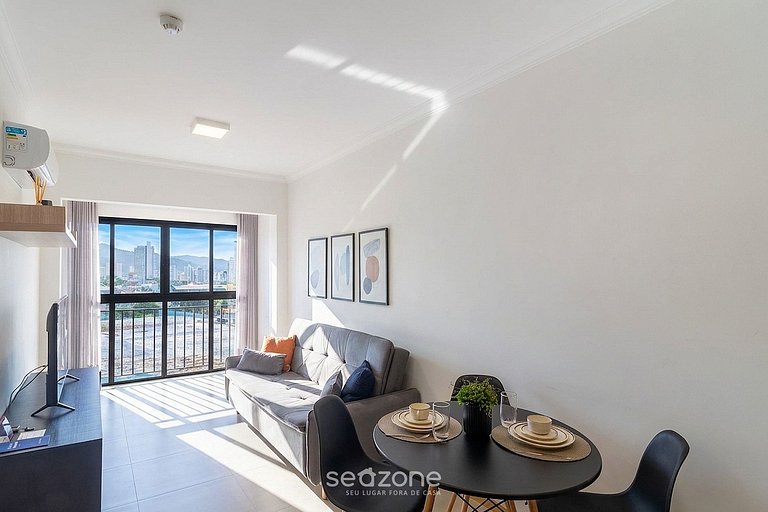 Apto em prédio no Centro de Blumenau UNE1105