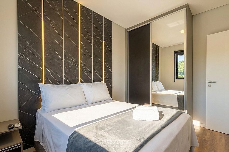 Apto em prédio c/ vista p/ Lago na Fazenda LMR0902