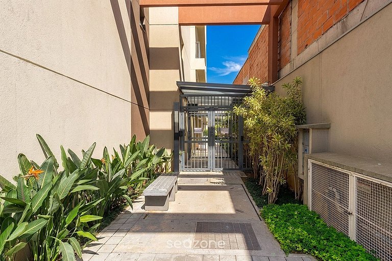 Apto em prédio c/ Sacada a 550m do Metrô MOV0213