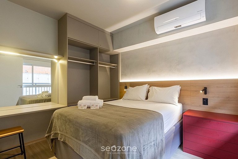 Apto em prédio c/ Sacada a 550m do Metrô MOV0213