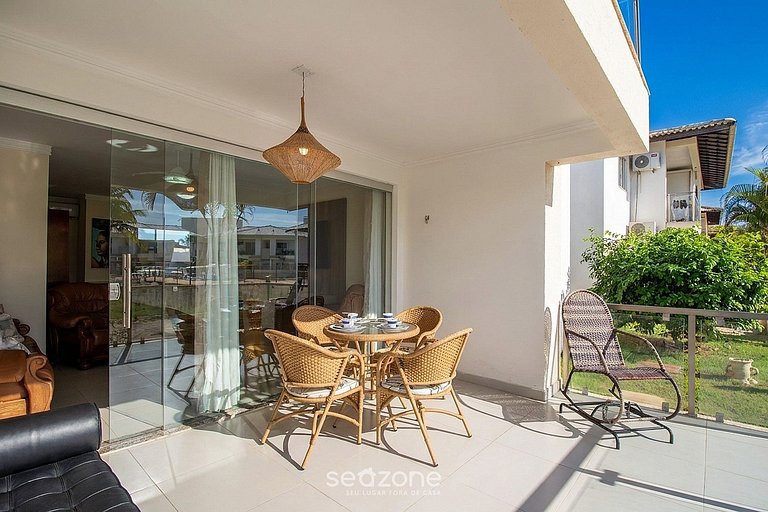 Apto em Cond. c/ Piscina e Sacada Centro MUT0000