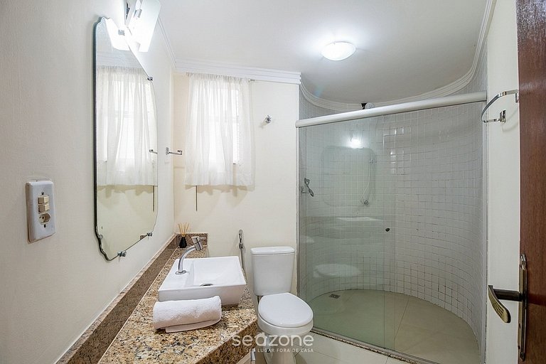 Apto em Cond. c/ Piscina e Sacada Centro MUT0000