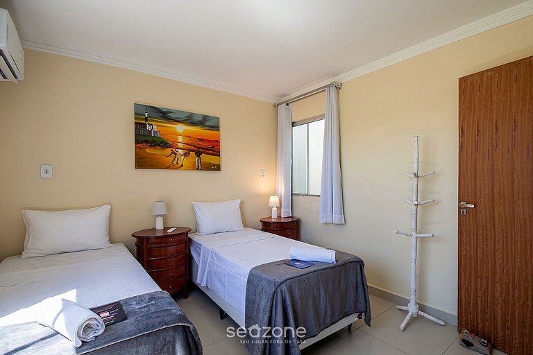 Apto em Cond. c/ Piscina e Sacada Centro MUT0000