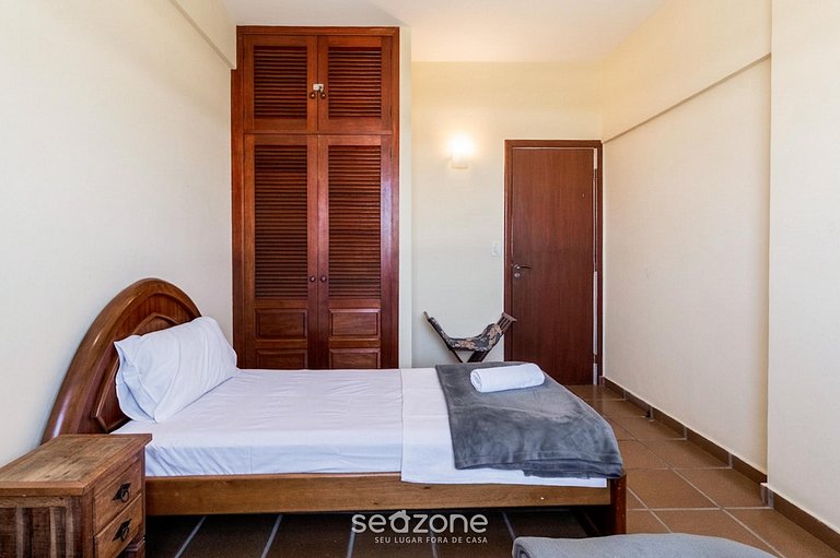 Apto em Cond. c/ Piscina e Vista Mar Braga SRB0101