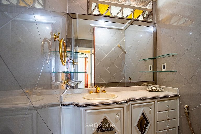 Apto en cond. c/ vista al Mar en RJ BRT1001