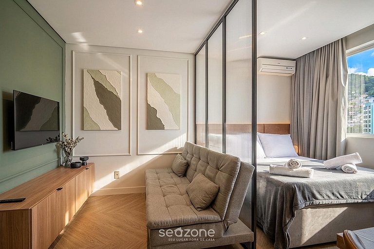 Estúdio em prédio c/ vista no Centro EVA0706