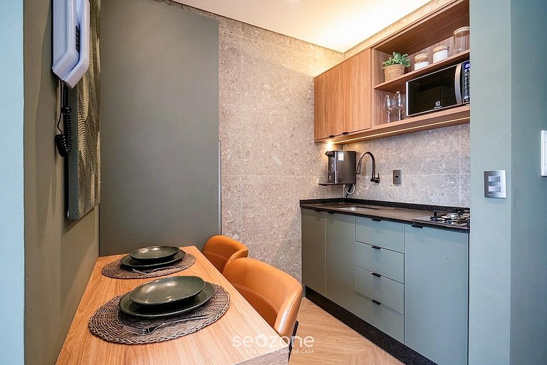 Estúdio em prédio c/ vista no Centro EVA0706