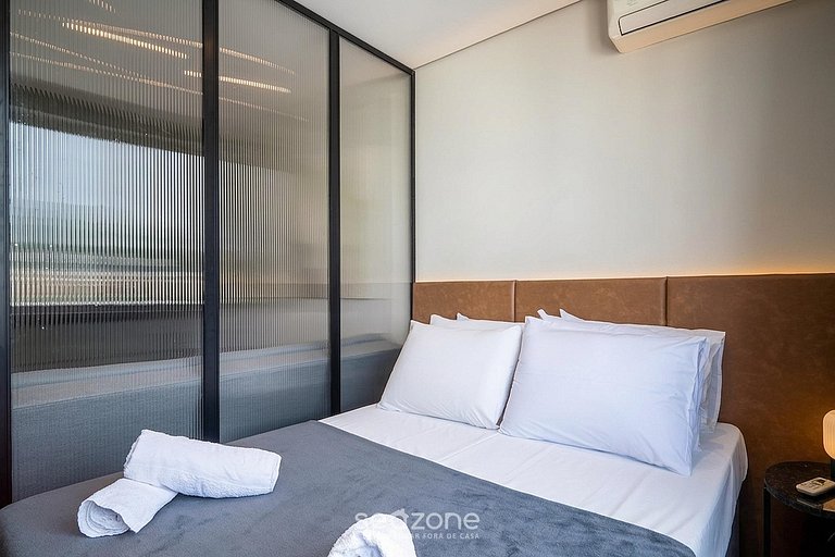 Estúdio em prédio c/ vista no Centro EVA0706