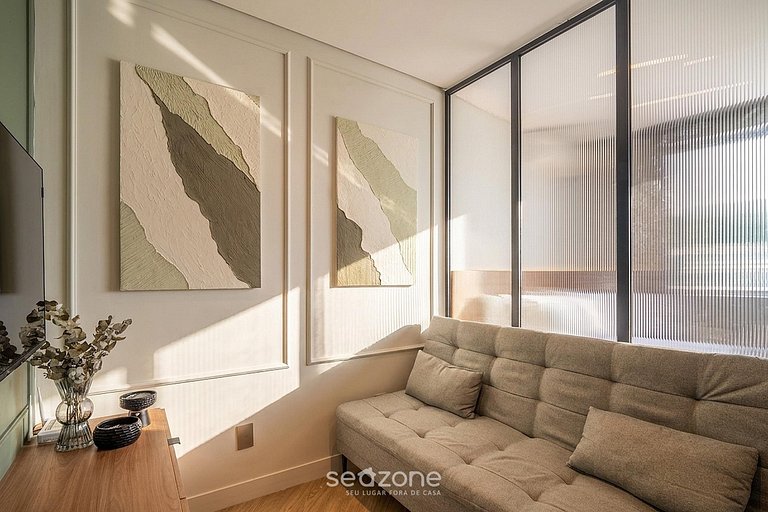 Estúdio em prédio c/ vista no Centro EVA0706