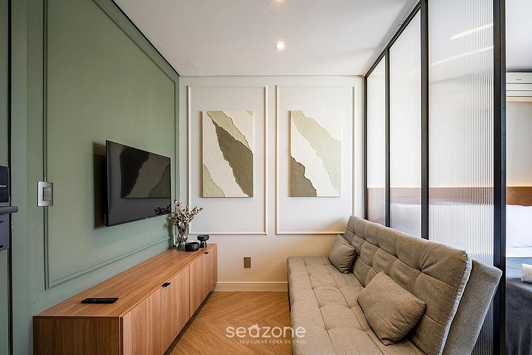 Estúdio em prédio c/ vista no Centro EVA0706