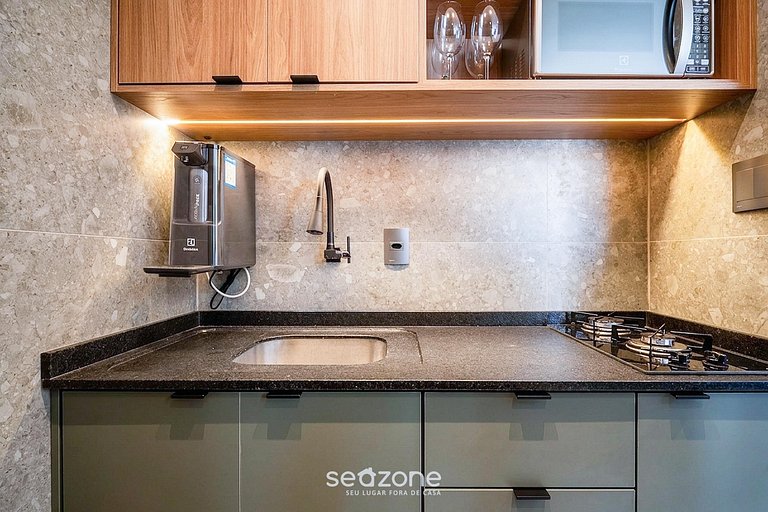 Estúdio em prédio c/ vista no Centro EVA0706