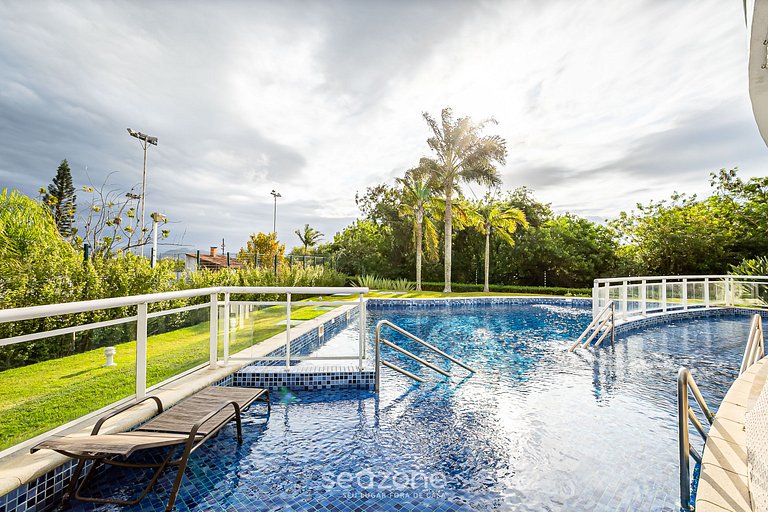 Apto de alto padrão c/ piscina e jacuzzi MHE003