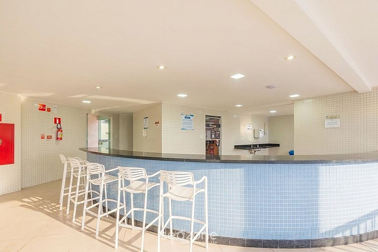 Apto em cond. c/ Piscina Vista Mar Ondina OON0607