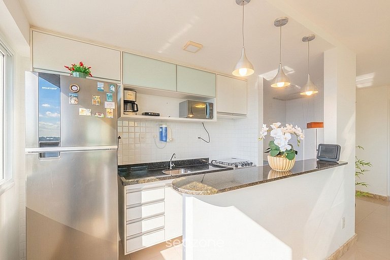 Apto em cond. c/ Piscina Vista Mar Ondina OON0607