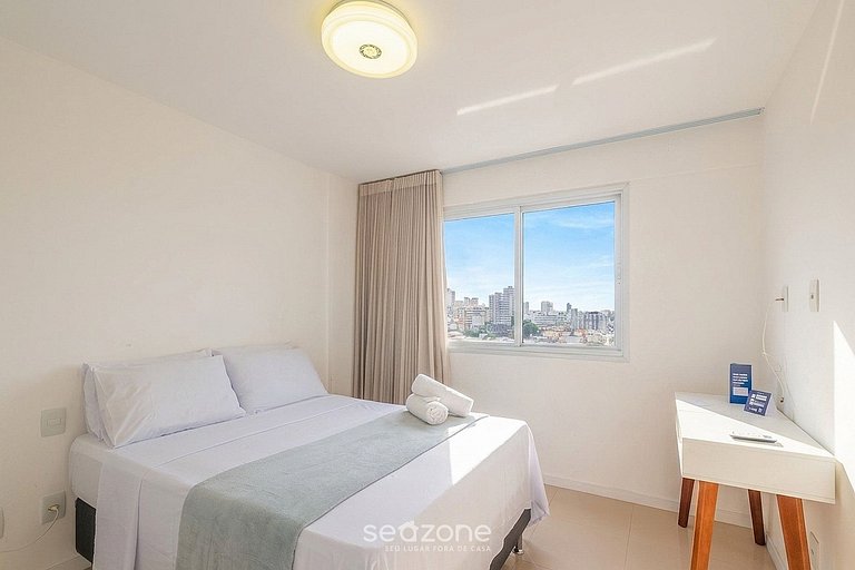 Apto em cond. c/ Piscina Vista Mar Ondina OON0607