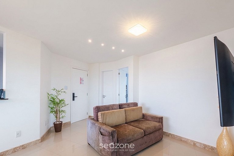 Apto em cond. c/ Piscina Vista Mar Ondina OON0607