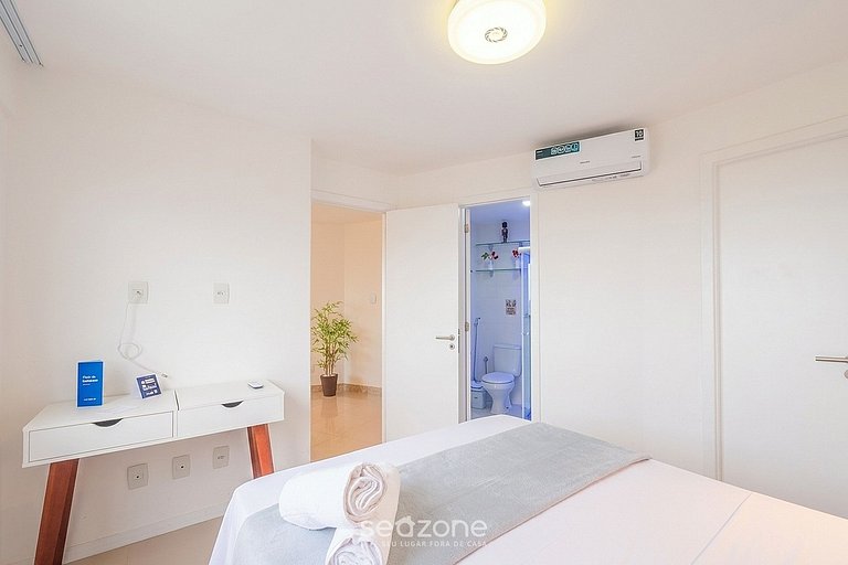 Apto en Cond. c/ Piscina Vista Mar Ondina OON0607