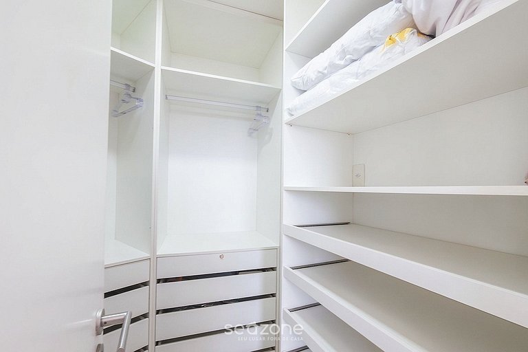 Apto en Cond. c/ Piscina Vista Mar Ondina OON0607