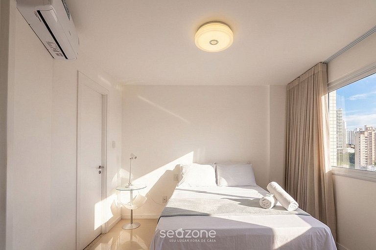 Apto em cond. c/ Piscina Vista Mar Ondina OON0607