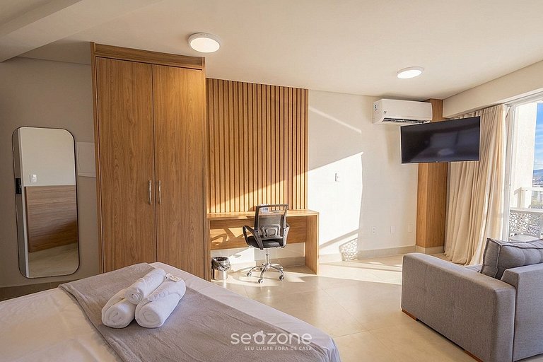 Studio em Cond. c/ Piscina no Centro MSU1106