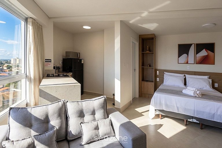 Studio em Cond. c/ Piscina no Centro MSU1106