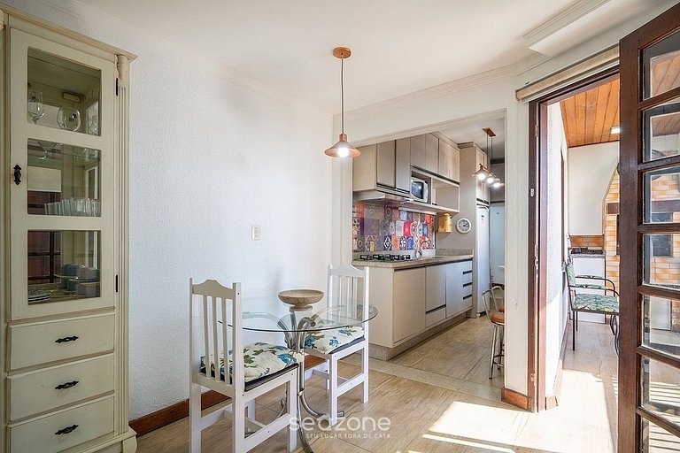 Apto c/ churrasq. em cond. Ingleses SLN0016