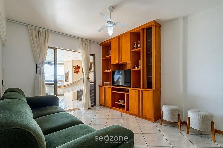 Apto en Cond. con Vista al Mar en Centro EM20202