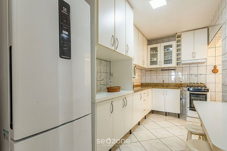 Apto em Cond. c/ Vista p/ Mar no Centro EM20202