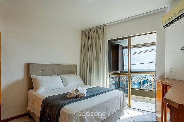 Apto en Cond. con Vista al Mar en Centro EM20202