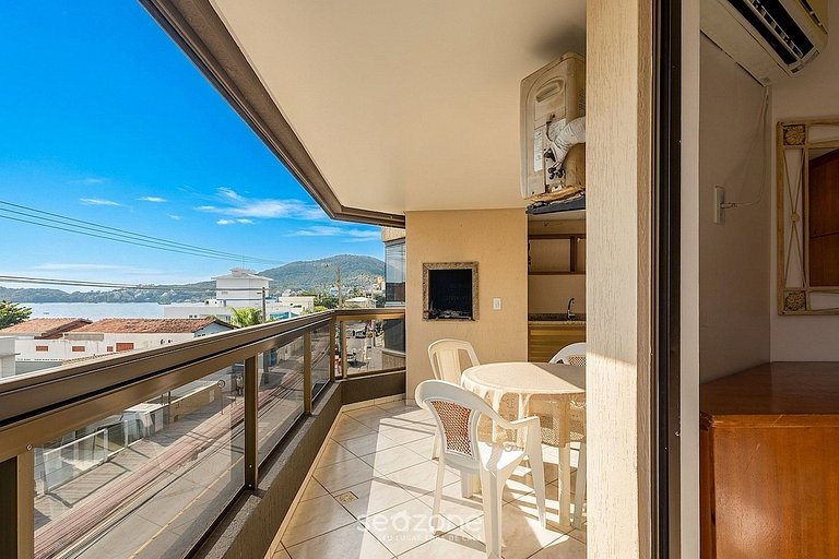 Apto en Cond. con Vista al Mar en Centro EM20202