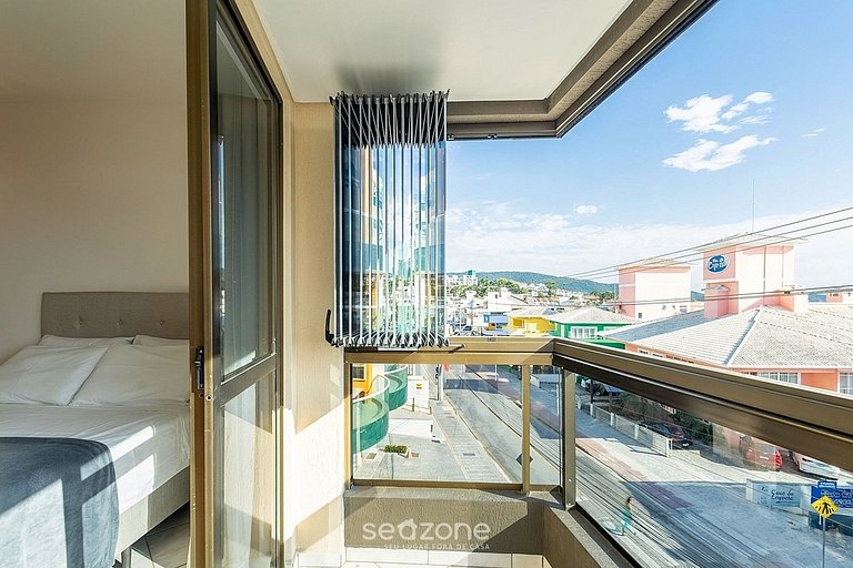 Apto en Cond. con Vista al Mar en Centro EM20202