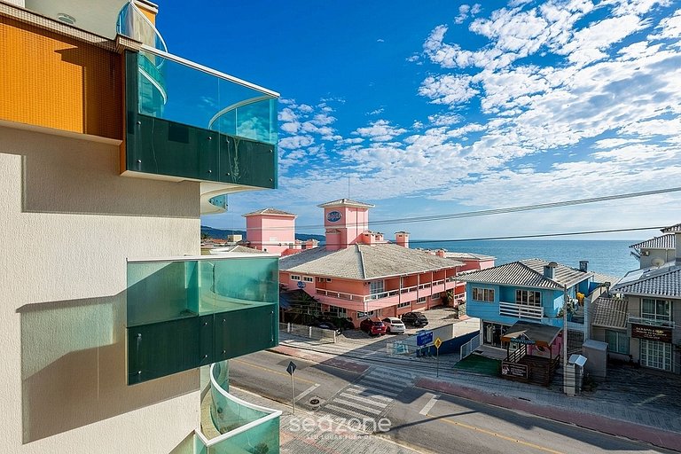 Apto en Cond. con Vista al Mar en Centro EM20202