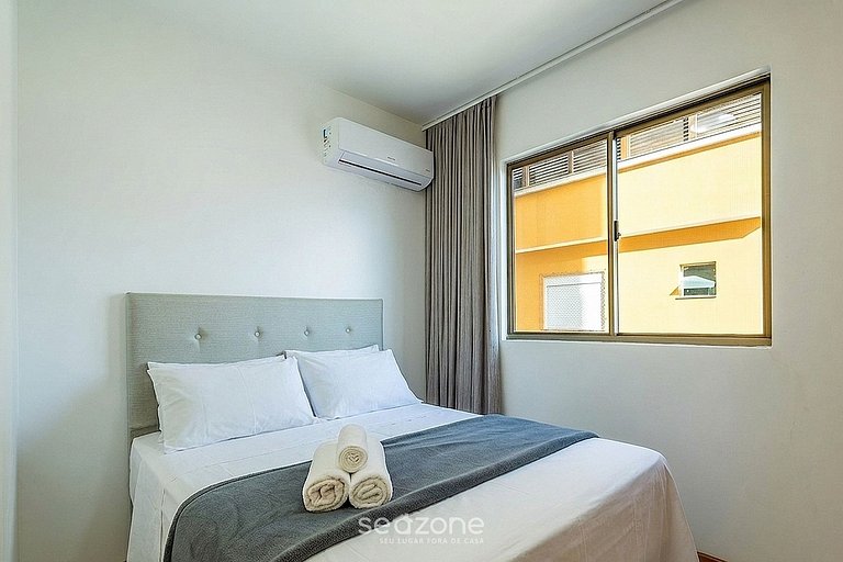 Apto en Cond. con Vista al Mar en Centro EM20202