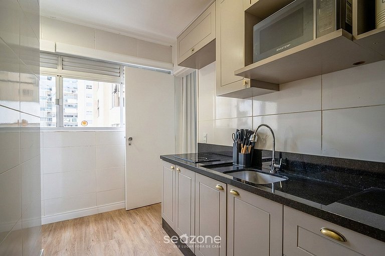 Apto c/ Ar Cond. no Centro de Floripa BMC0508