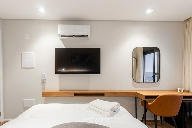Studio elegante com varanda a 590 metros HMJ0802
