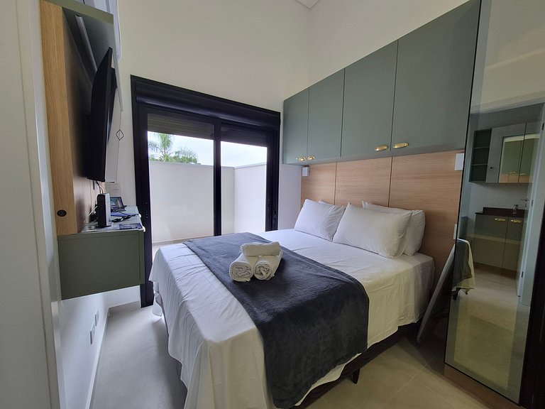 Studio em Cond. c/ varanda em Boa Vista PLA0107