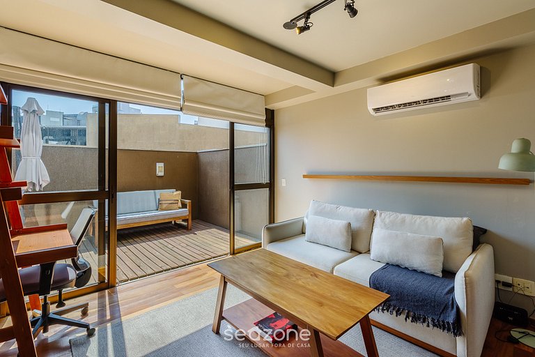 Studio em Cond. c/ Academia e Varanda LPK0302