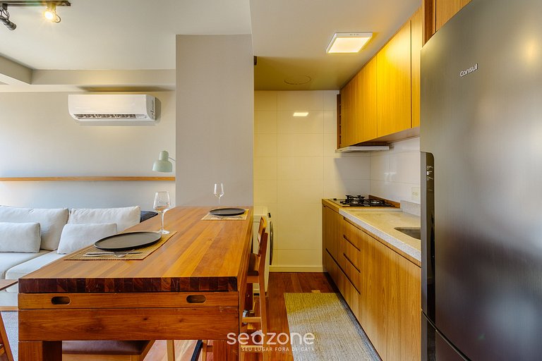 Studio em Cond. c/ Academia e Varanda LPK0302
