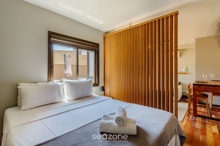 Studio em Cond. c/ Academia e Varanda LPK0302