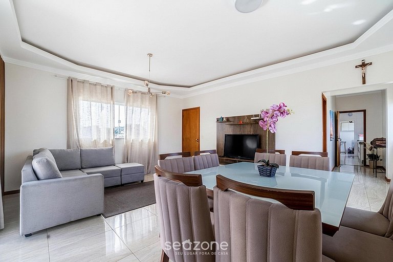 Apartamento espacioso con balcón en Poços FLU0007