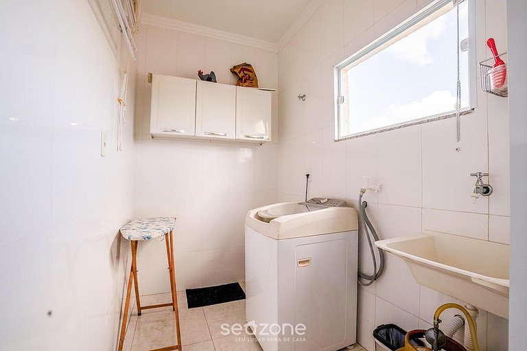 Apartamento espacioso con balcón en Poços FLU0007