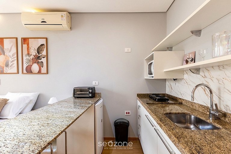 Studio em Cond. c/ Piscina no Centro NWC1007