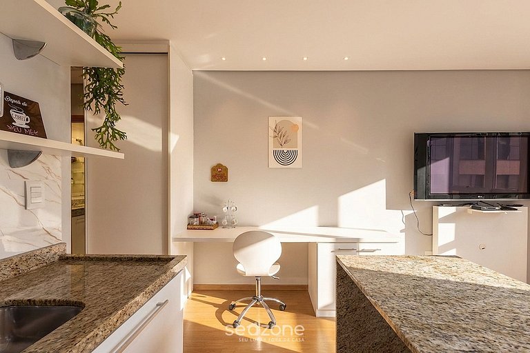 Studio em Cond. c/ Piscina no Centro NWC1007