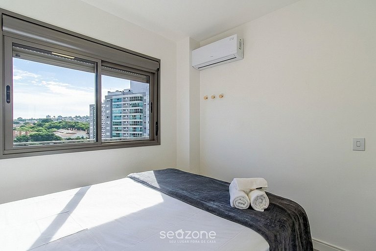 Apto. c/piso aquecido em cond. c/ piscina MCP1004
