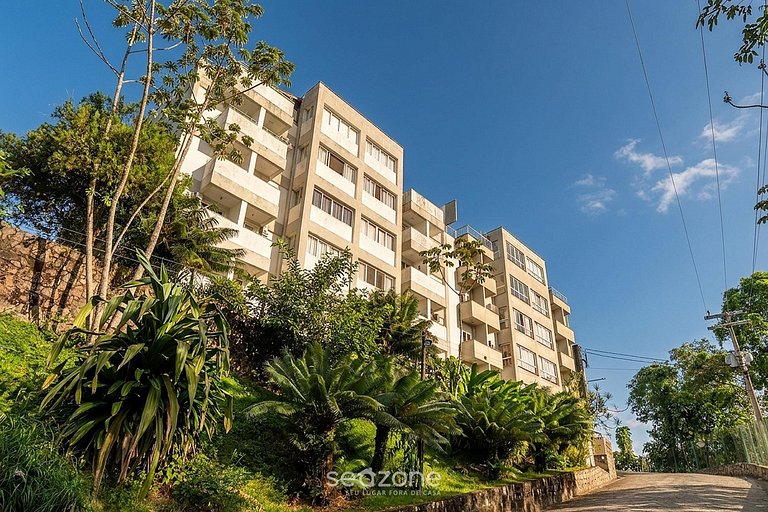 Apto. c/ varanda a 680m da Praia Itaguá ACU0044